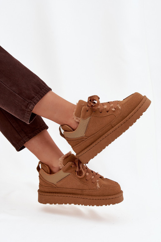 Chaussures modèle baskets Féminin réchauffer avec de la fourrure à l intérieur marron Cyrissa Chaussures modèle baskets Féminin réchauffer avec de la fourrure à l intérieur marron Cyrissa