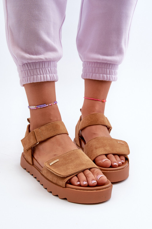 Féminin Sandales en daim avec une plateforme Big Star NN274705 marron Féminin Sandales en daim avec une plateforme Big Star NN274705 marron