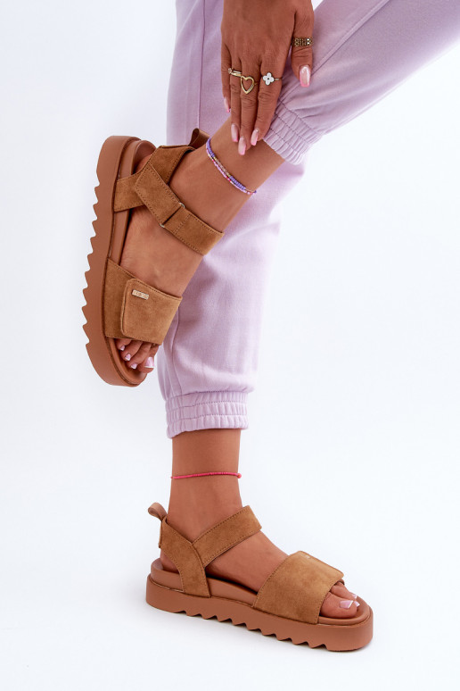 Féminin Sandales en daim avec une plateforme Big Star NN274705 marron Féminin Sandales en daim avec une plateforme Big Star NN274705 marron