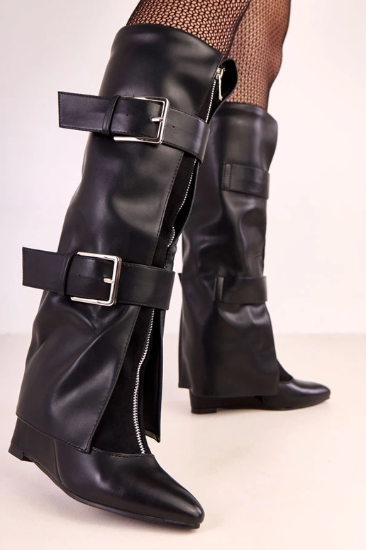 Bottes hautes noires sur plateforme...