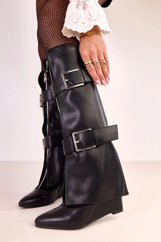 Bottes hautes noires sur plateforme...