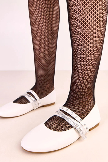 Ballerines blanches avec des brides décoratives Vika