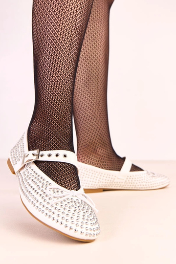 Ballerines blanches ornées de clous et de nœud Mylie 2