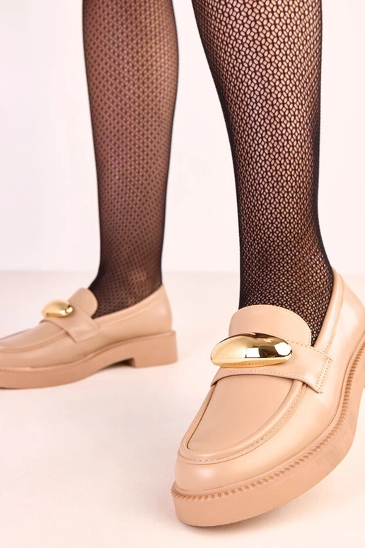 Mocassins couleur sable avec ornement...