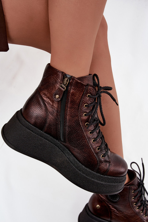 Peau Bottes avec une plateforme Il fautciejka 06309-32 couleur métallique Brąz