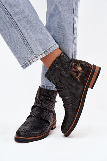 Bottes en cuir avec éléments ajourés, Tai turiciejka 05922-01, couleur noire