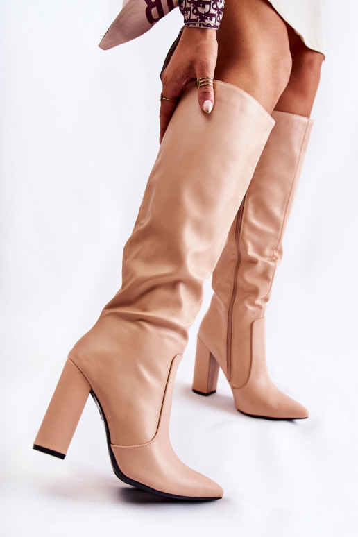 Modèle classique bottes avec des talons Nude Il fautyra Modèle classique bottes avec des talons Nude Il fautyra