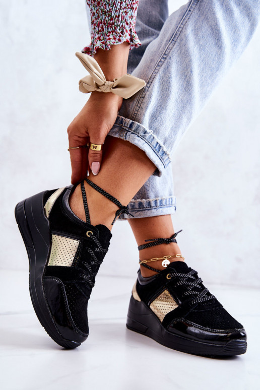 Féminin en daim baskets Sur un coin couleur noire Larson