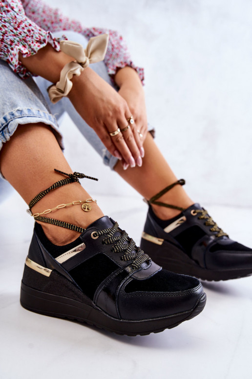 Féminin en daim baskets Sur un coin couleur noire Larson