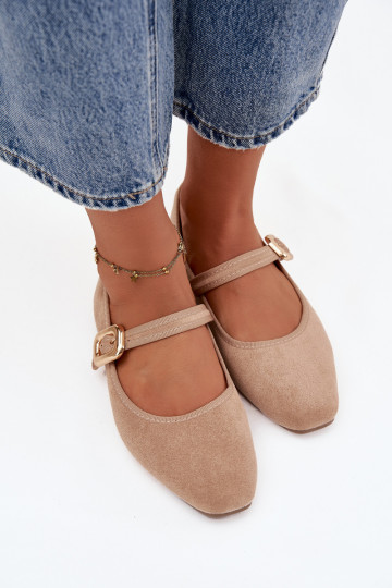 Ballerines avec des sangles I Złotą avec boucles en daim écologiqueoÀe beige Adelora