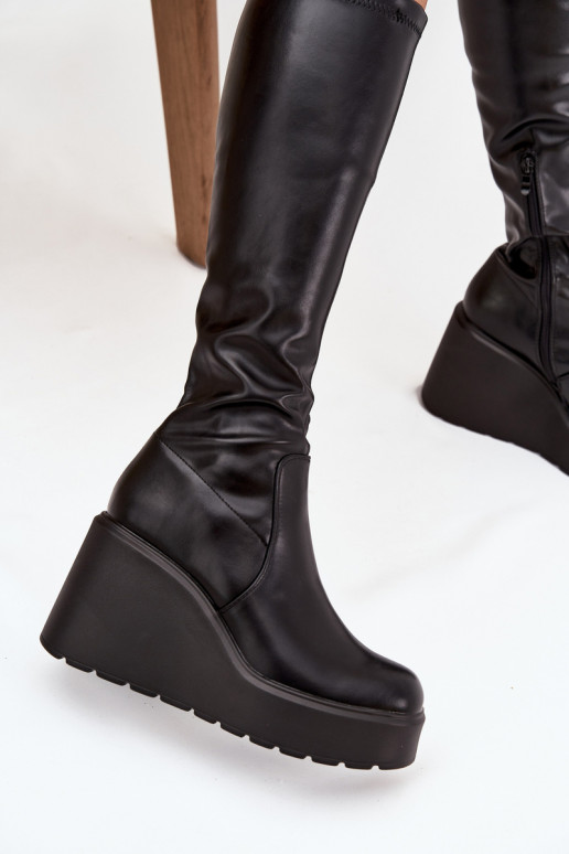 bottes pour femmes Sur un coin couleur noire Terisse