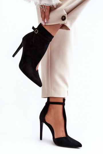Chaussures en daim Féminin avec des talons fins couleur noire Amalundi