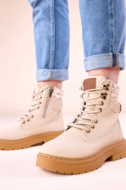 Bottines couleur sable chaudes en...