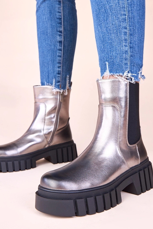 Bottines argentées sur plateforme...