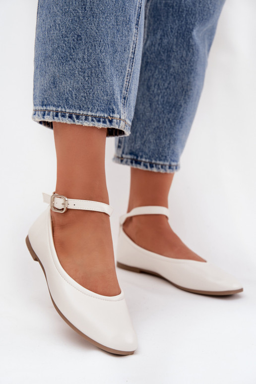 Ballerines Féminin avec des sangles I avec boucles couleur blanche Janelor