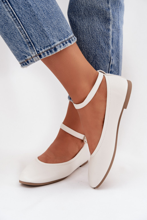 Ballerines Féminin avec des sangles I avec boucles couleur blanche Janelor