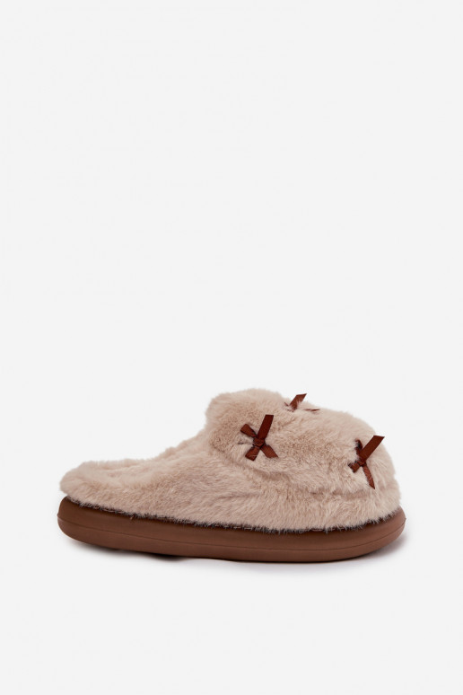 avec un manteau de fourrure Chaussons Féminin avec des rubans beige Saviera