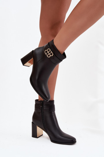 Bottines pour femmes avec brides et détails dorés couleur noire « Galinne »