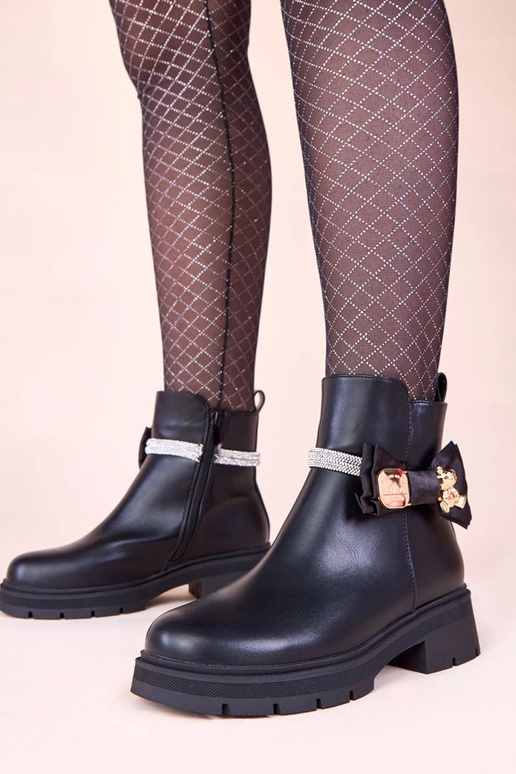 Bottines noires ornées de zircon et...