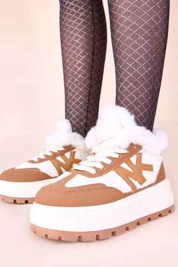 Baskets marron doublées de...