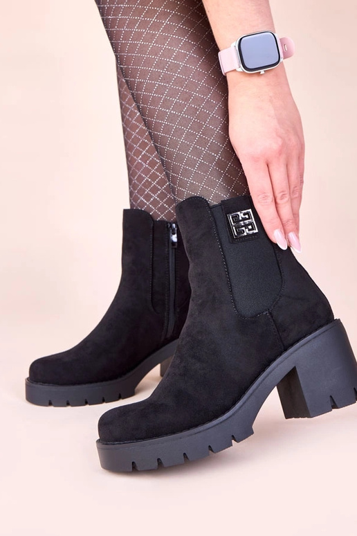 Bottines noires à talon avec...