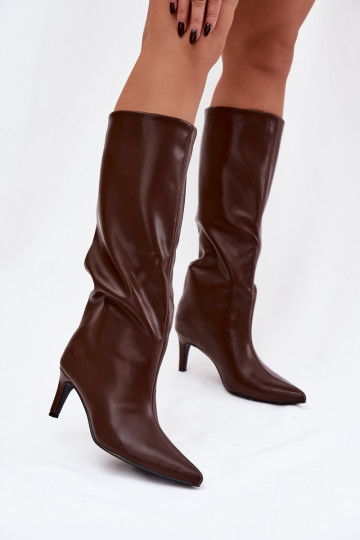 Bottes longues féminines à enfiler isolées avec talons fins couleur marron Olivienne 2
