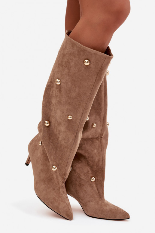 Un modèle convaincant bottes pour femmes avec des talons fins Ze couleur doréemi Ozdobami beige Thaliane