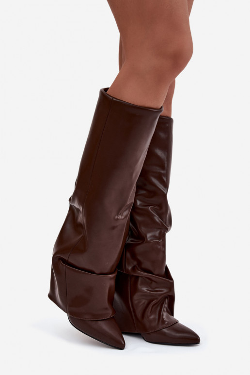 Bottes longues pour femmes en couleur chocolat avec tige enroulée sur petits talons Elivira
