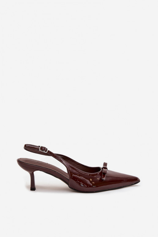Chaussures vernies avec talons fins et nœuds couleur chocolat Olvena