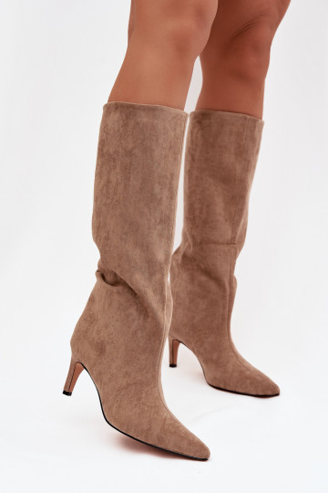 Bottes longues féminines à enfiler isolées avec talons fins couleur sable Olivienne 2