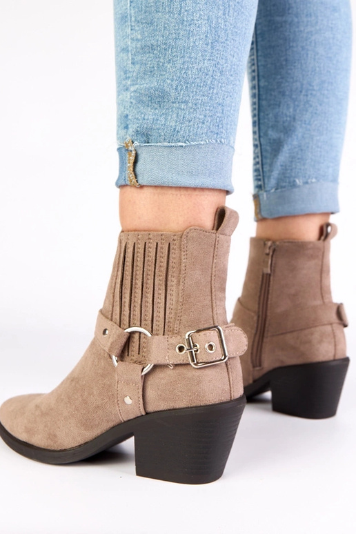 Bottines grises sur talon avec...