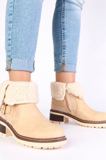 Bottines couleur sable sur...