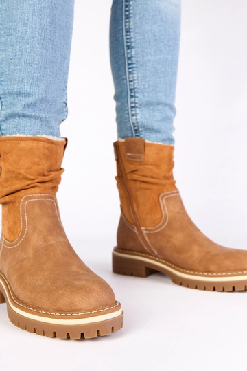 Bottines brunes chaudes avec tige froncée Lovisa