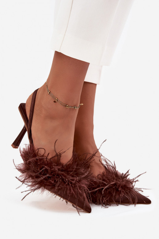 Talons aiguilles avec plumes et talon ouvert couleur chocolat Belice