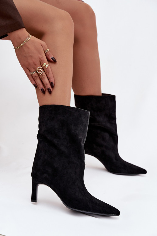 Un modèle convaincant Bottes pour femmes avec des talons fins couleur noire Solvienne