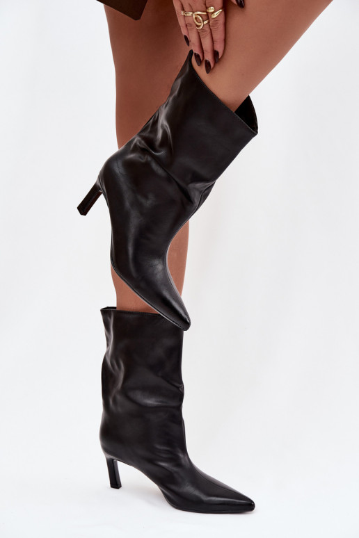 Un modèle convaincant Bottes pour femmes avec des talons fins en cuir écologique couleur noire Norell