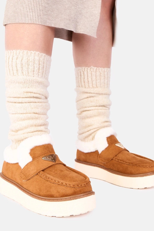 Mocassins marron chauds avec fourrure...