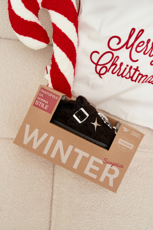 Chaussons Féminin avec de beaux détails I avec boucles réchauffer avec de la fourrure à l intérieur couleur noire Thalora