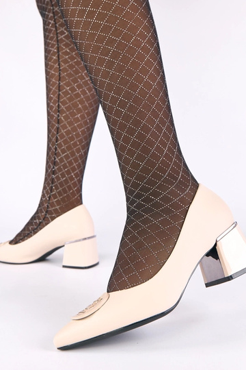 Chaussures pour femmes couleur sable à talon ornées de zircons Merla