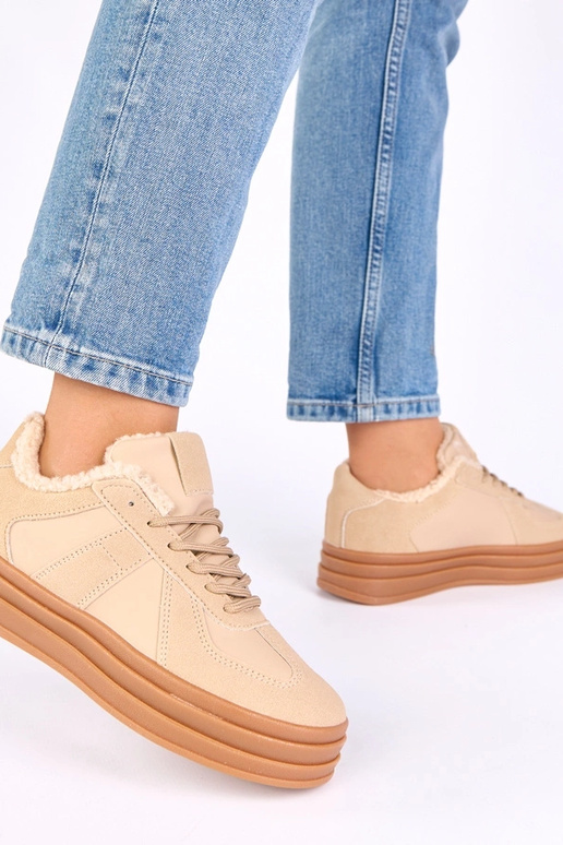 Baskets couleur sable doublées en...