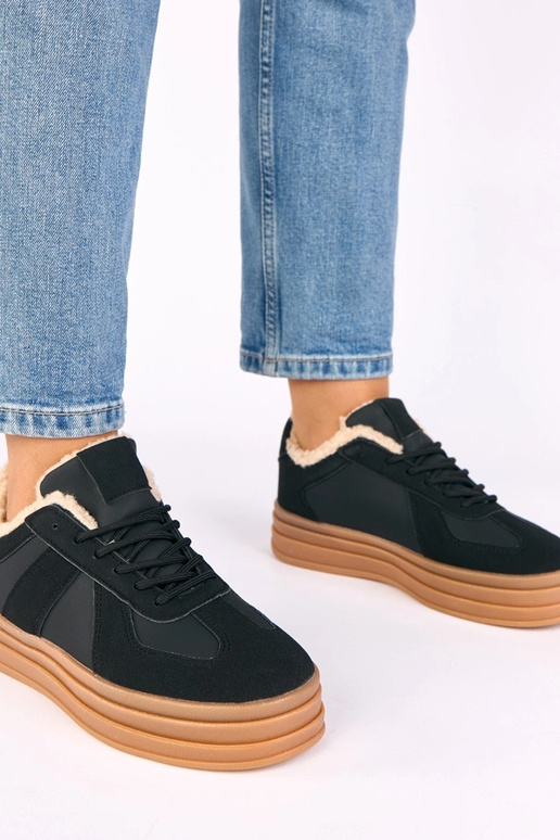 Baskets noires doublées en fourrure...