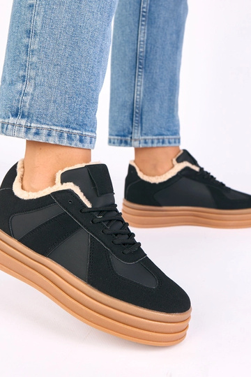 Baskets noires doublées en... 2