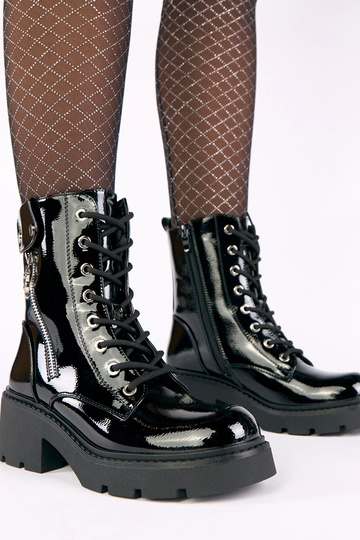 Bottines noires vernies sur...