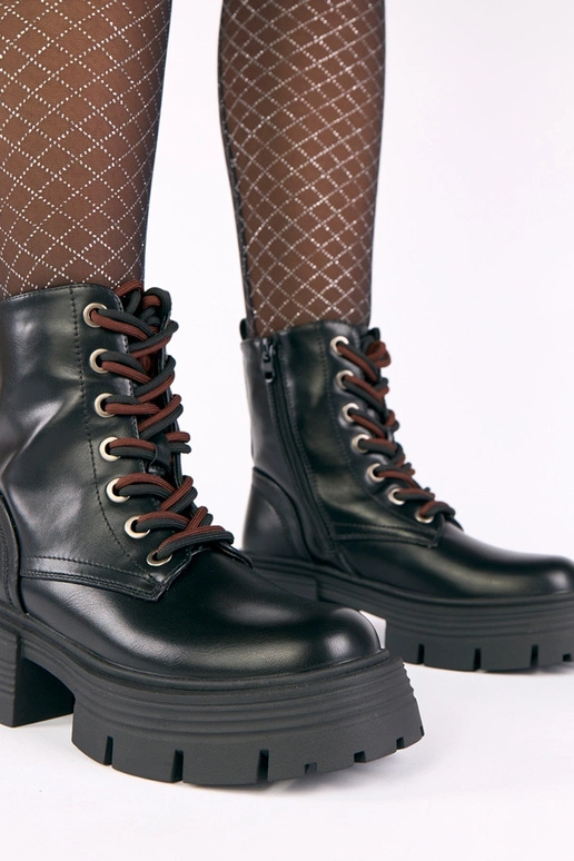 Bottines noires sur plateforme avec...