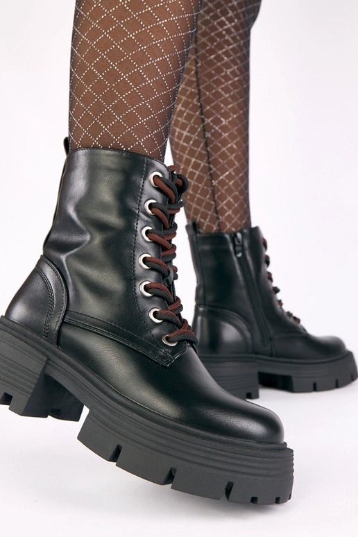 Bottines noires sur plateforme avec...
