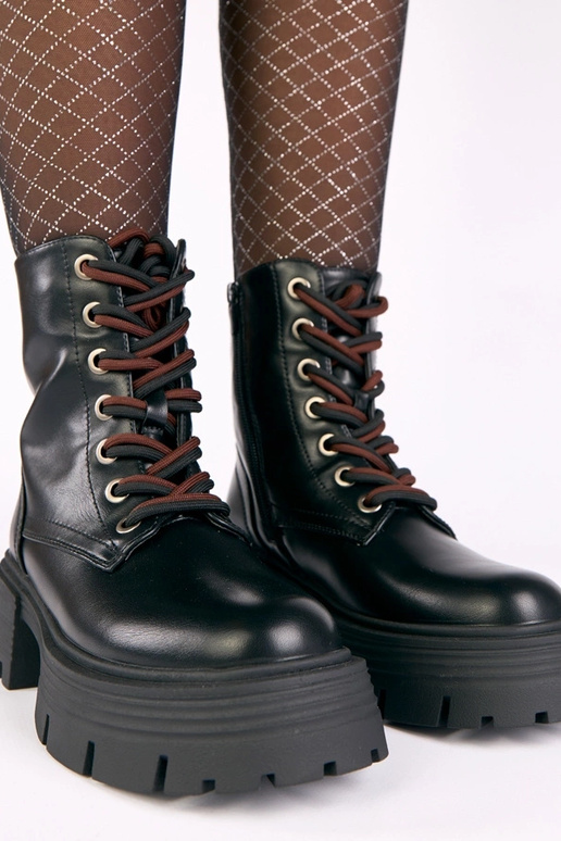 Bottines noires sur plateforme avec...