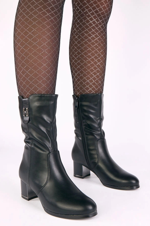 Bottines noires doublées en fourrure...