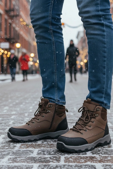 Bottines brunes pour hommes...