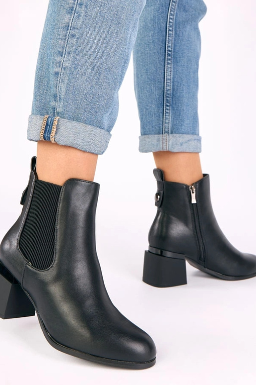 Bottes noires avec élastique sur tige...