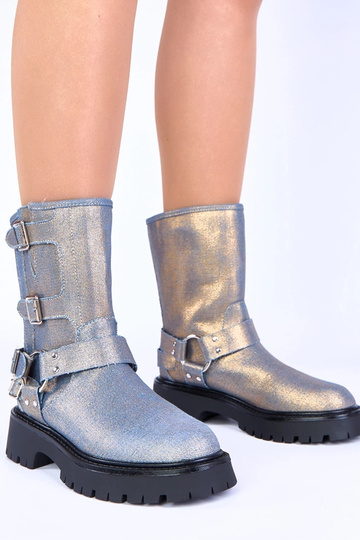 Bottines bleues avec des...